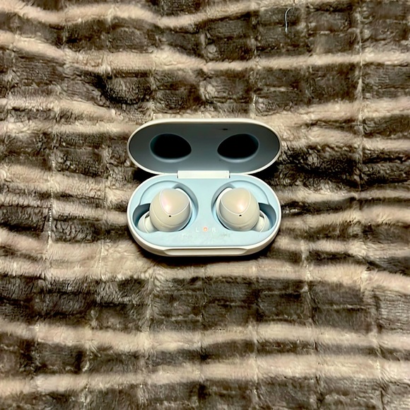 Samsung Other - Samsung wireless ear buds